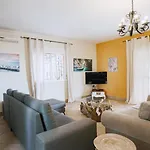 Garrovillos By Fontanilla Del Mar Holidays * コニル・デ・ラ・フロンテラ